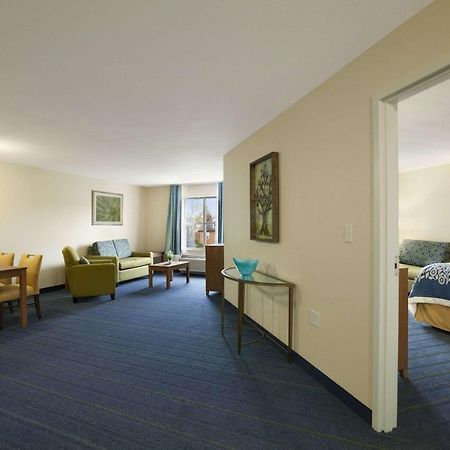 Days Inn & Suites By Wyndham Altoona Exteriér fotografie