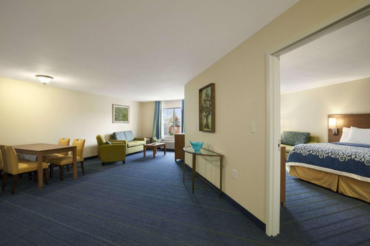 Days Inn & Suites By Wyndham Altoona Exteriér fotografie