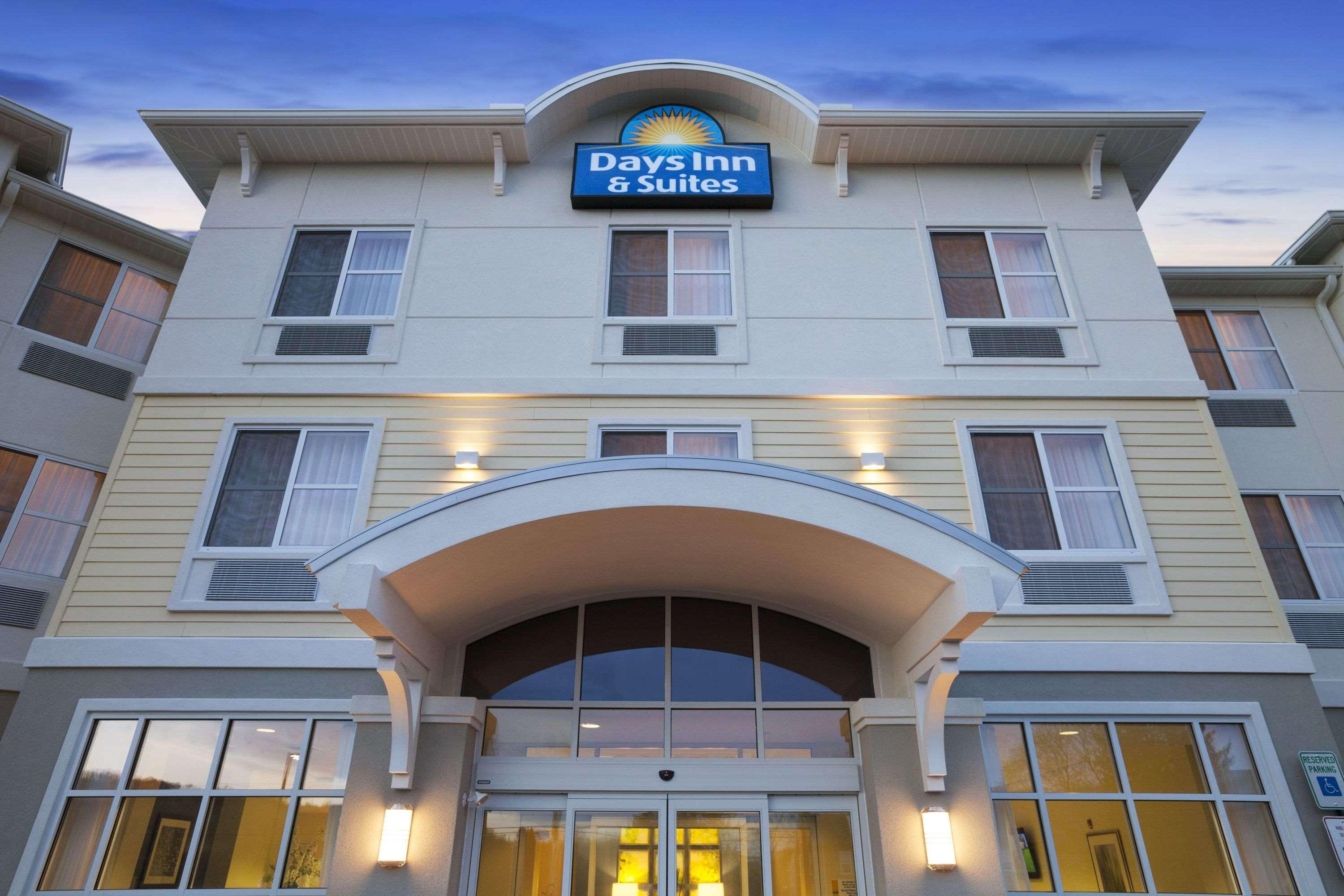 Days Inn & Suites By Wyndham Altoona Exteriér fotografie