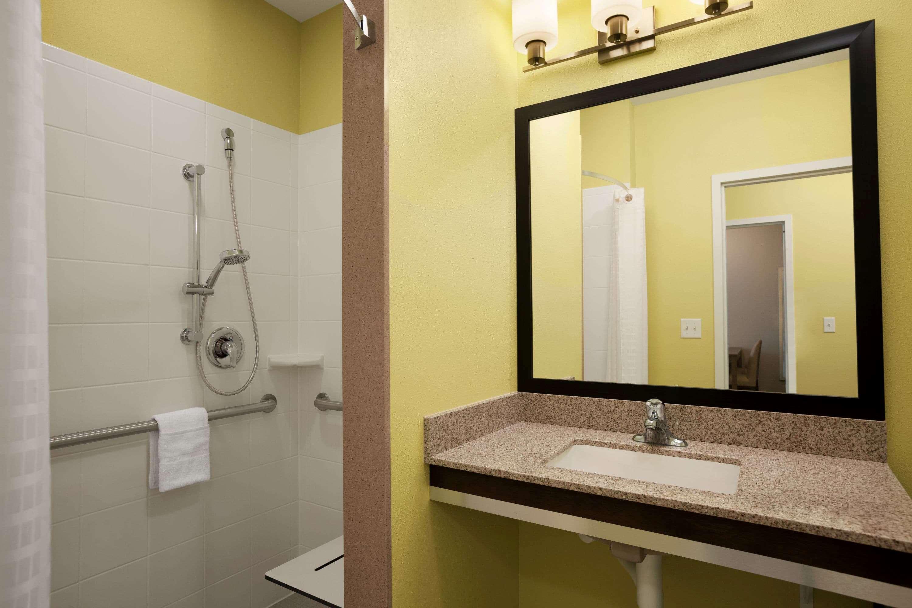 Days Inn & Suites By Wyndham Altoona Exteriér fotografie