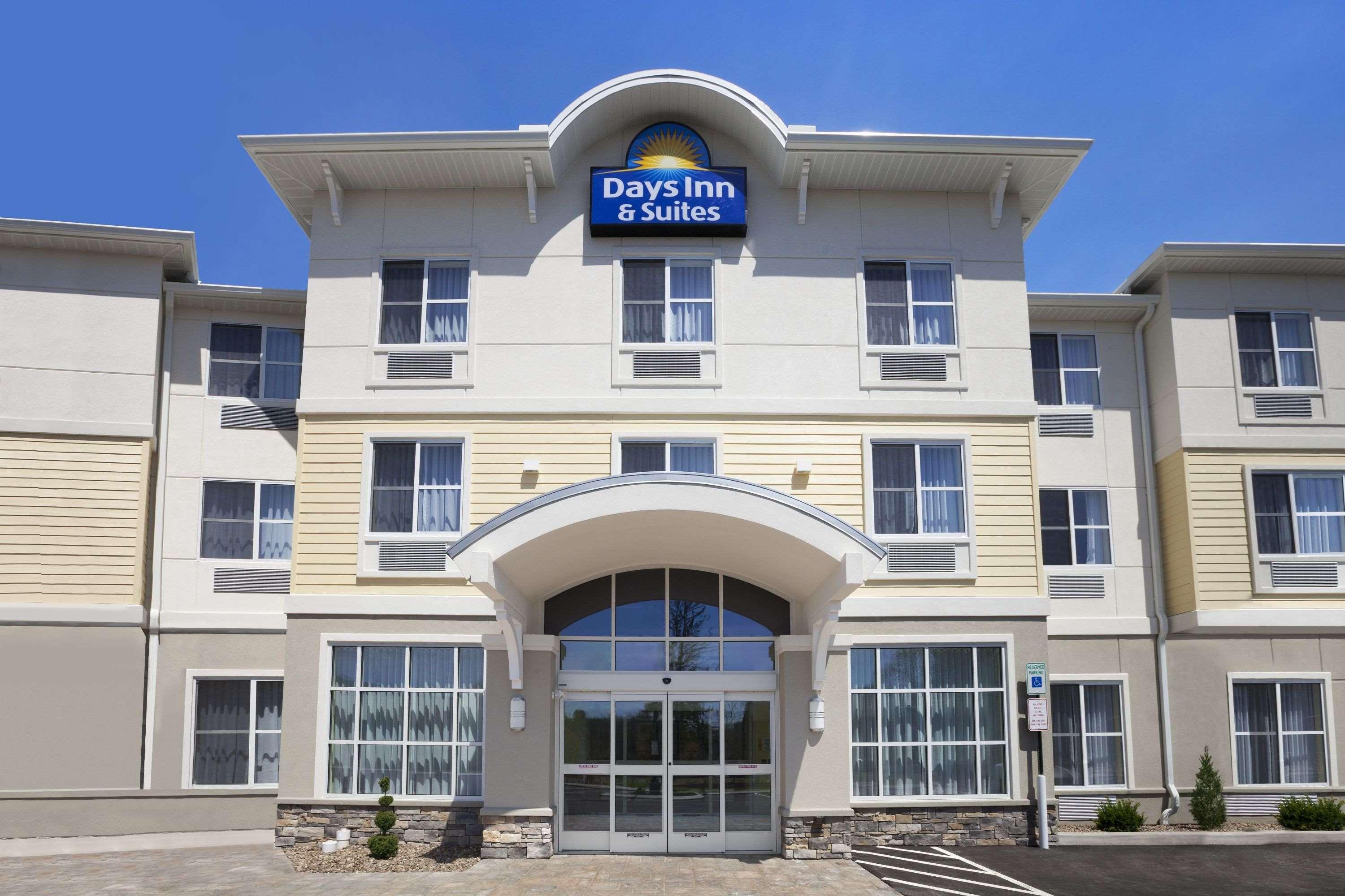 Days Inn & Suites By Wyndham Altoona Exteriér fotografie