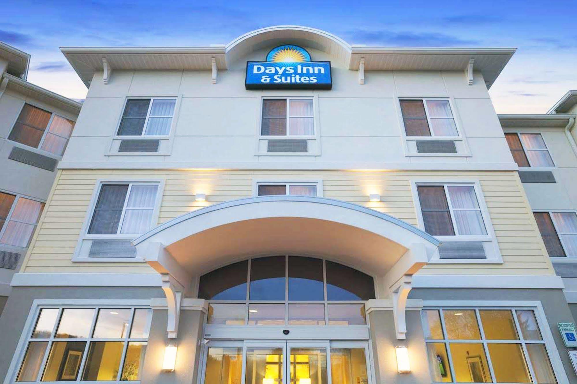 Days Inn & Suites By Wyndham Altoona Exteriér fotografie